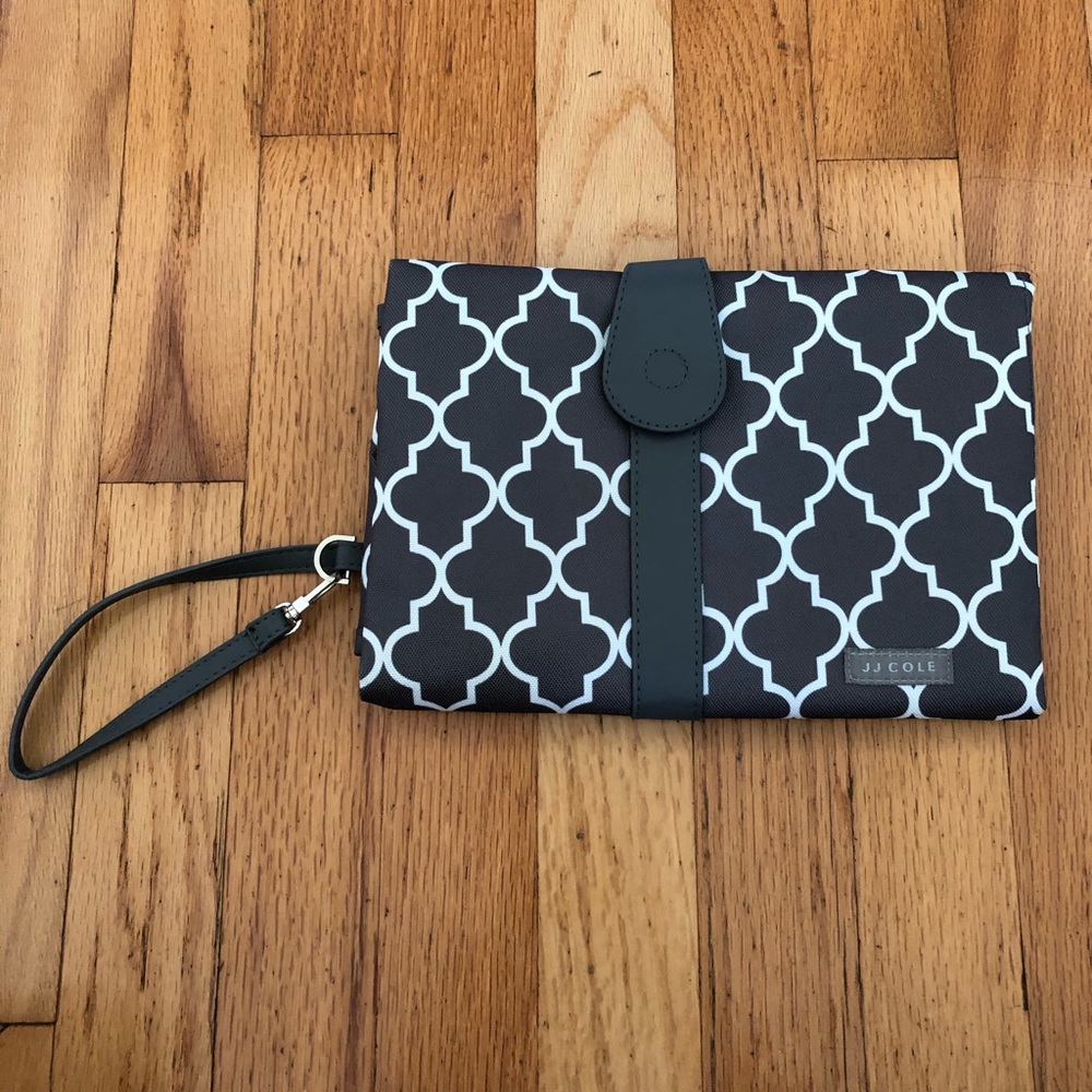 JJ Cole Portable Changing Clutch